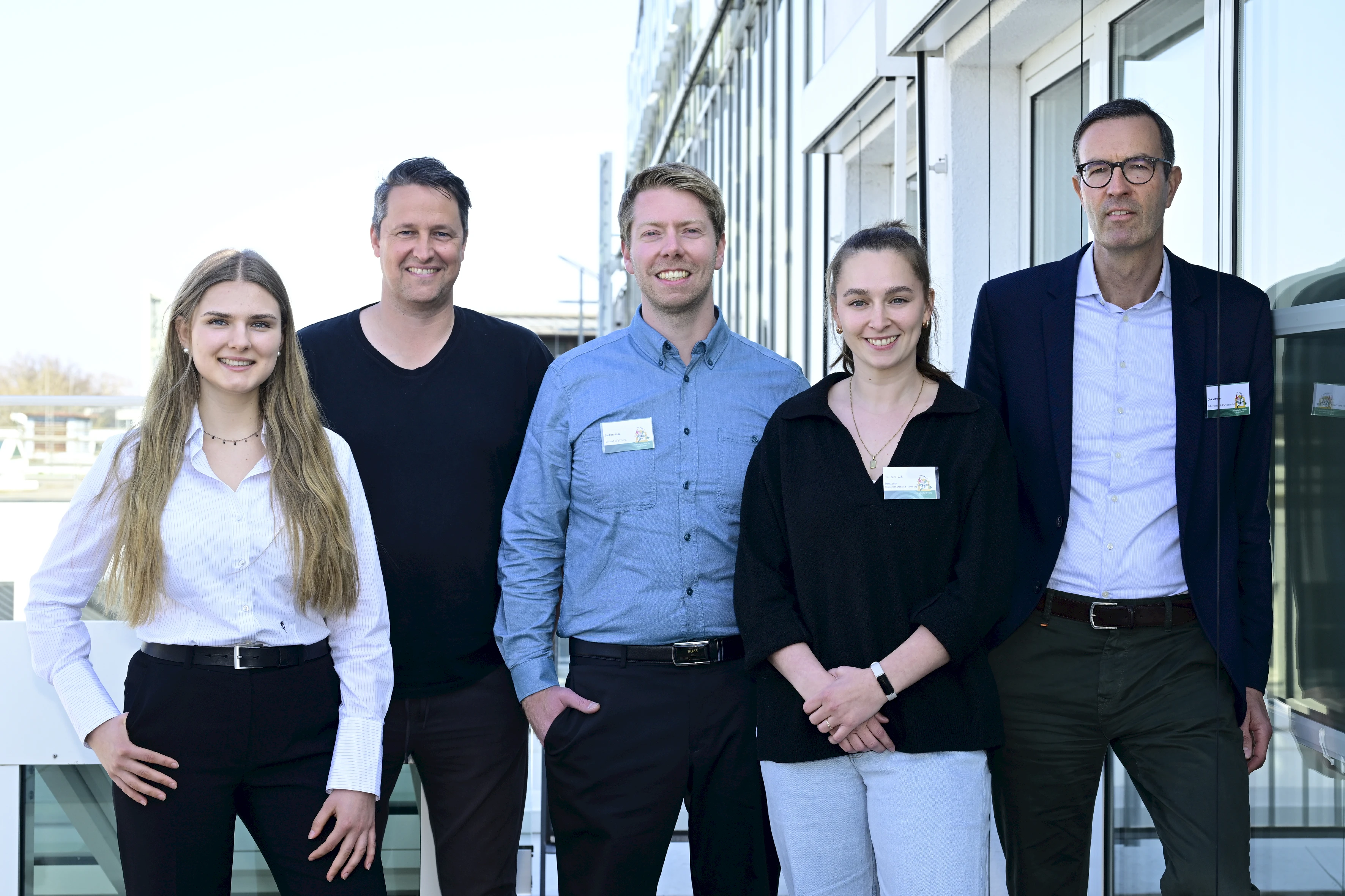 Nina Smailus (JUUUPORT e.V.), Sven Wedig (Vollpension Medien), Steffen Rode (HanseMerkur), Doreen Voß (Kinderschutzbund Landesverband Hamburg e.V.) und Dr. Dirk Schwenn (Schomerus) gaben beim Speeddating praxisnahe Expertentipps zu unterschiedlichen Theme