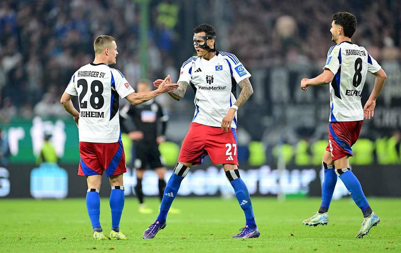 Jubel bei den Männern des HSV: Der Aufstieg ist geschafft!