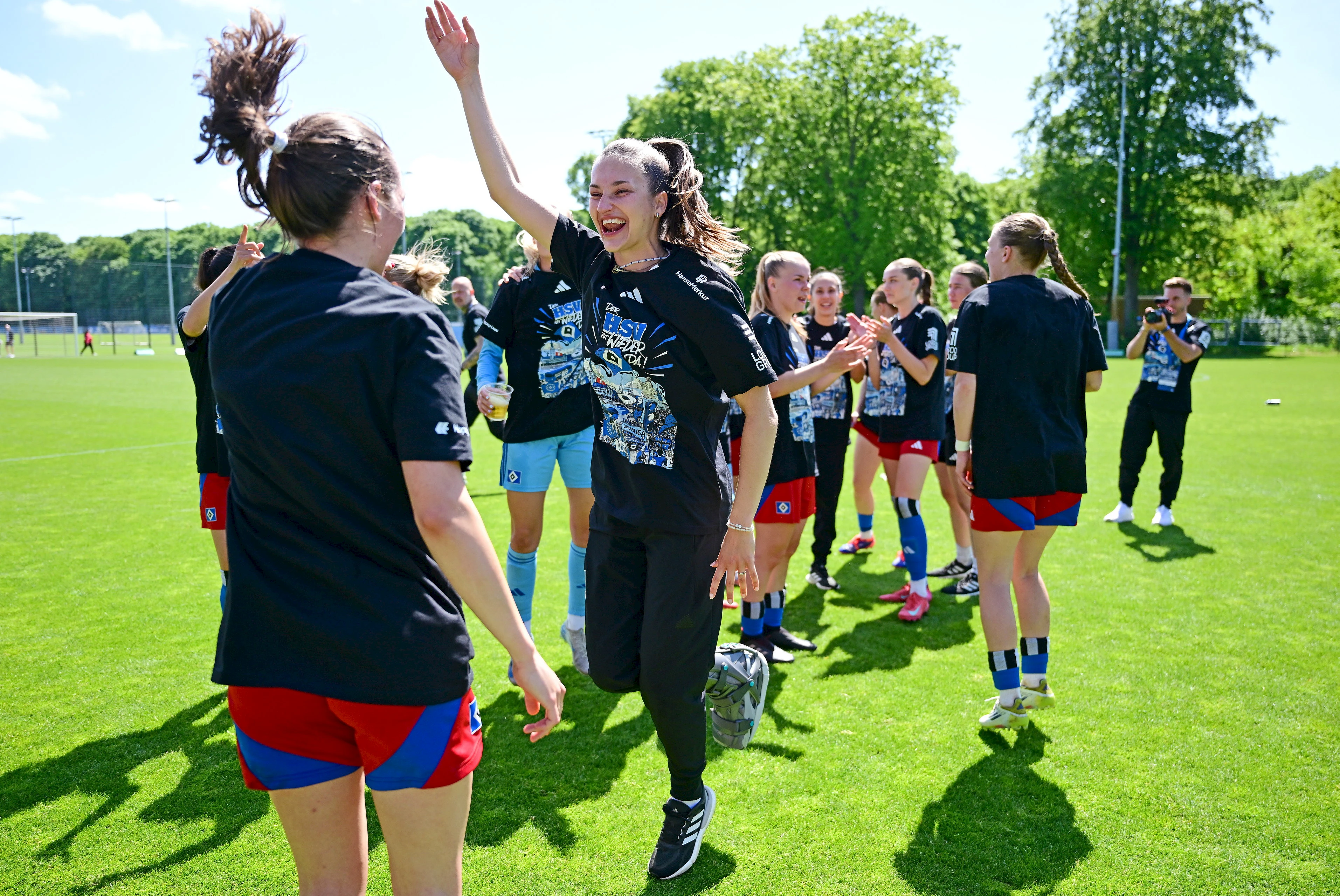 Großer Jubel bei den Frauen des HSV: Der Aufstieg ist geschafft!