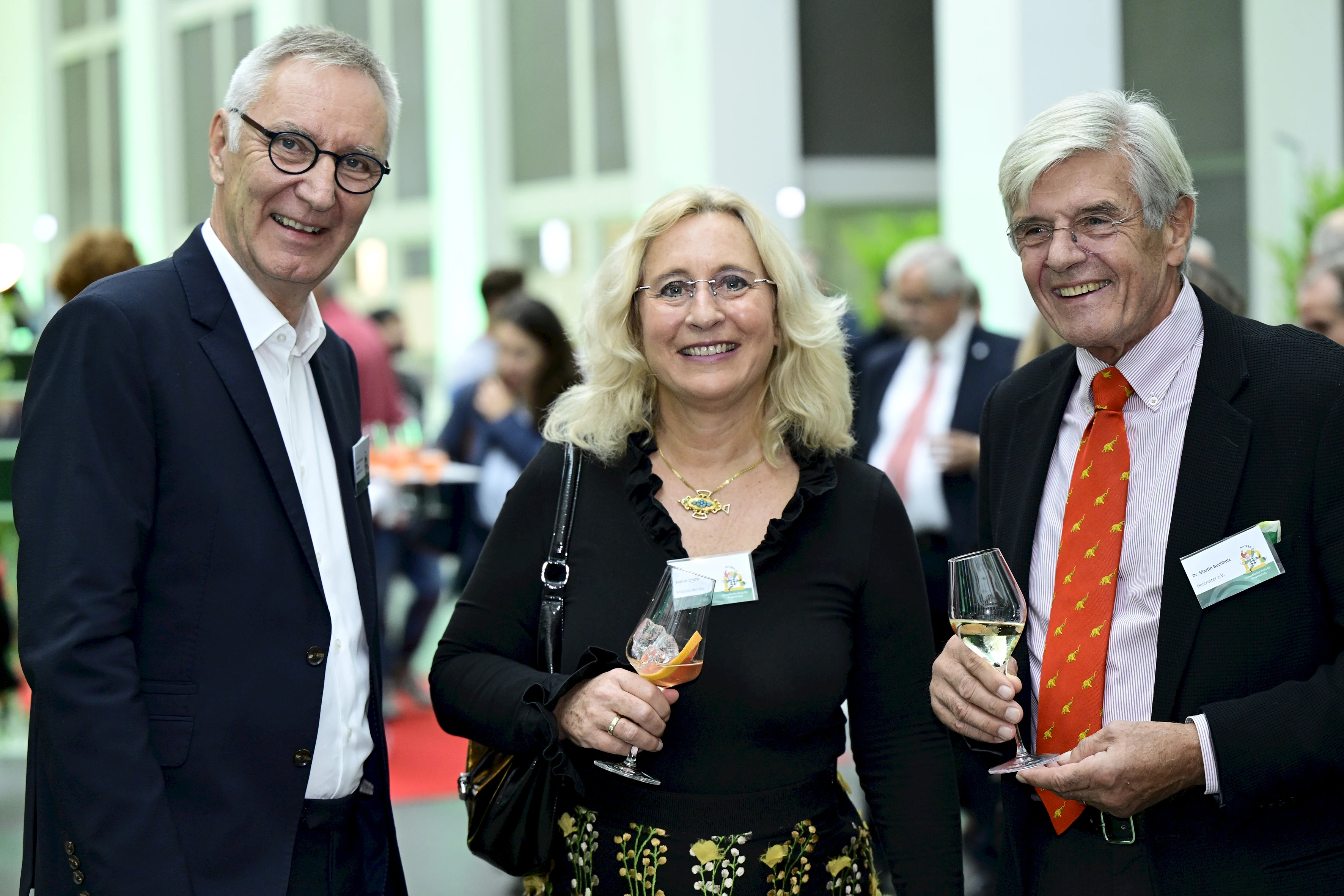 Starteten gut gelaunt in den Abend: Jurymitglieder Prof. Dr. Schulte-Markwort, Sabine Tesche und Preisträger Dr. Buchholz (Herzretter e.V.)