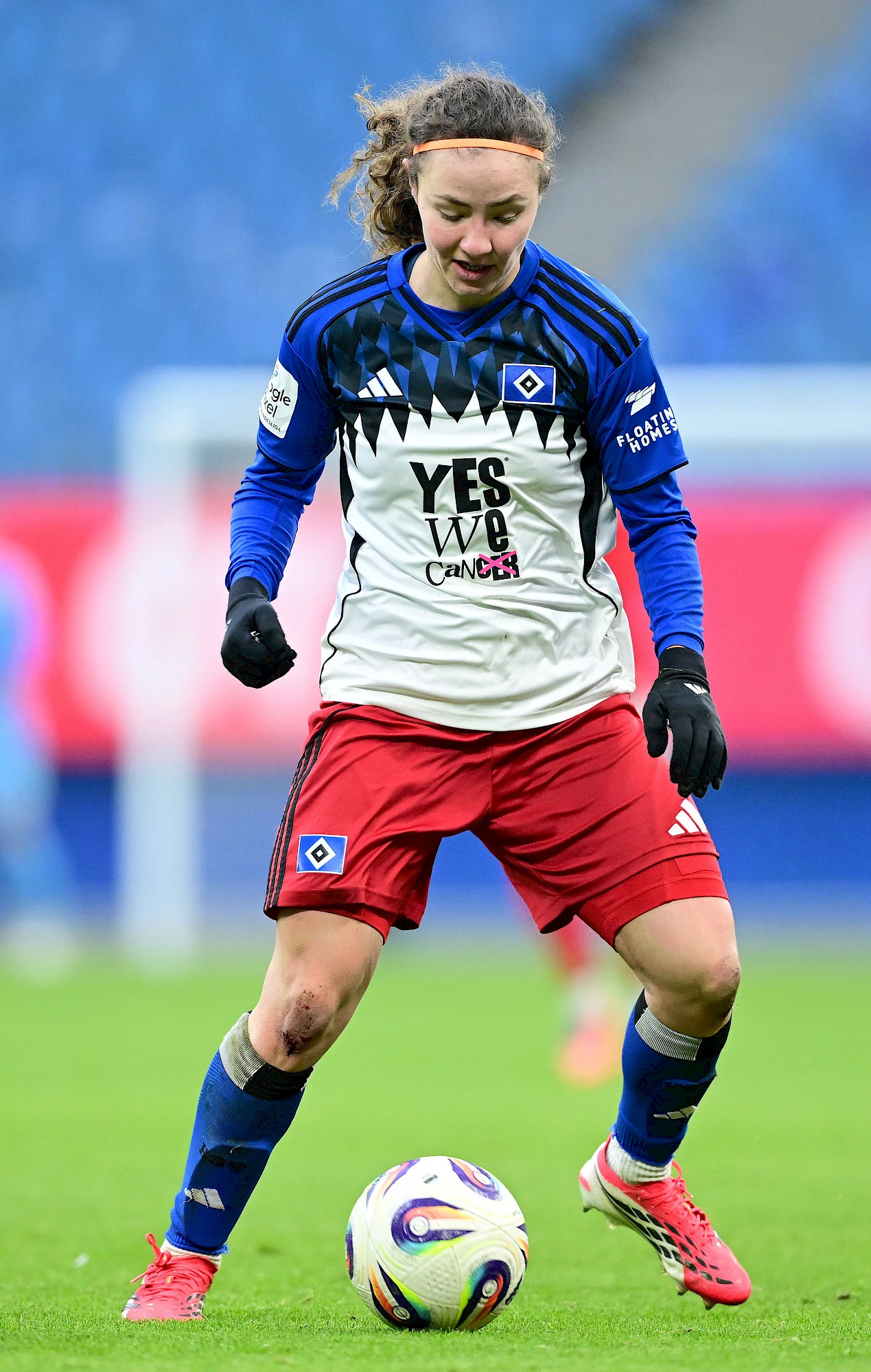 Traf trotz Sondertrikot leider nicht: HSV-Stürmerin Melanie Brunnthaler