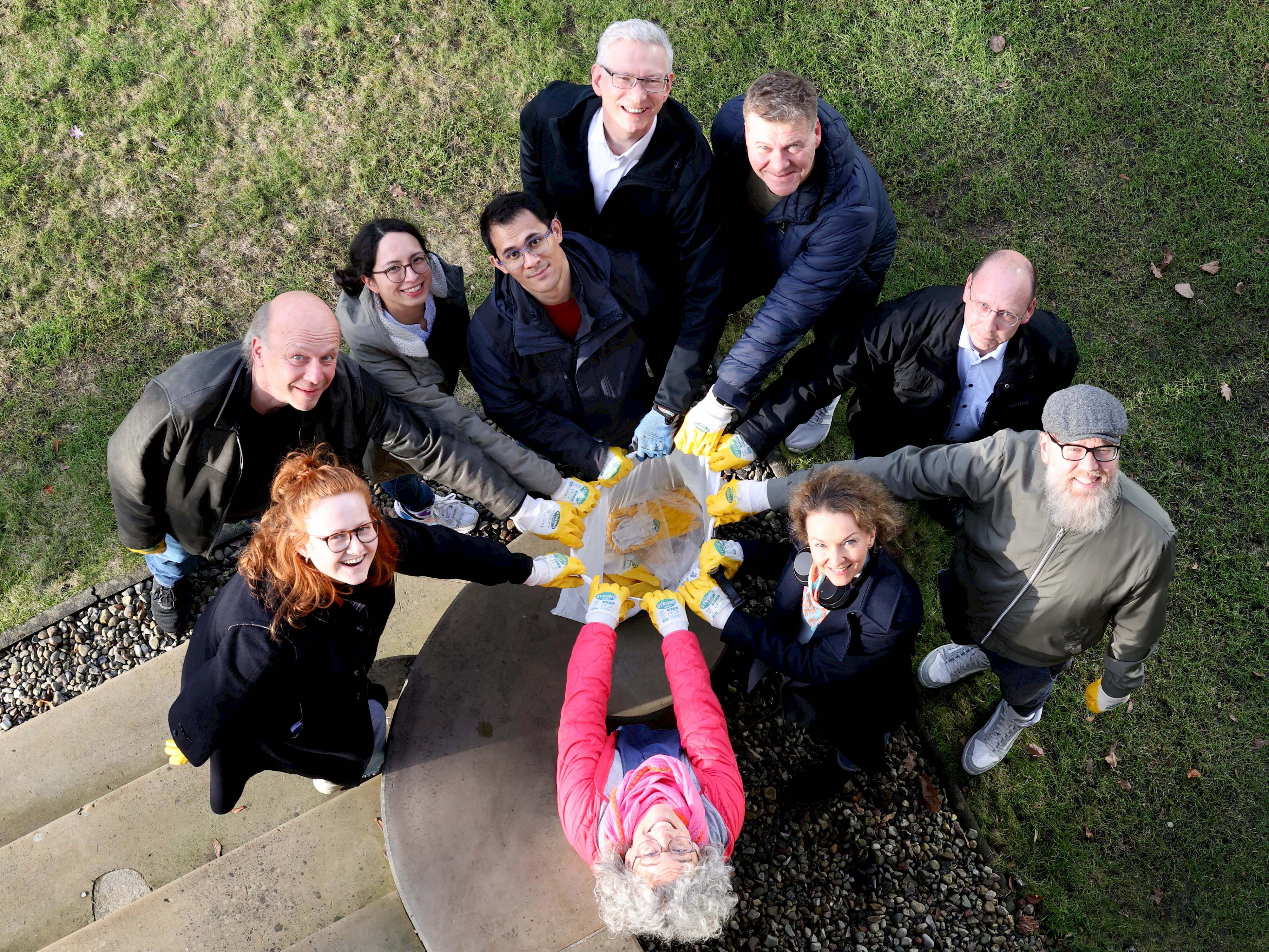 Hand in Hand wird angepackt