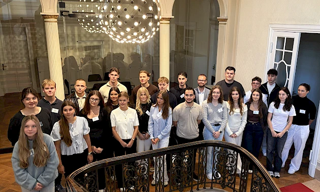 Herzlich willkommen: 24 Talente starten Ausbildung und duales Studium bei der HanseMerkur