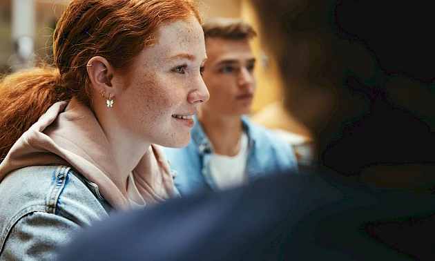 Mehrheit der jungen Menschen blickt positiv auf das eigene Leben, sorgt sich aber um Deutschlands Zukunft