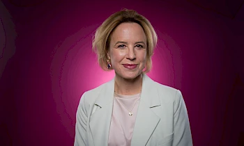 Julia Becker.jpg