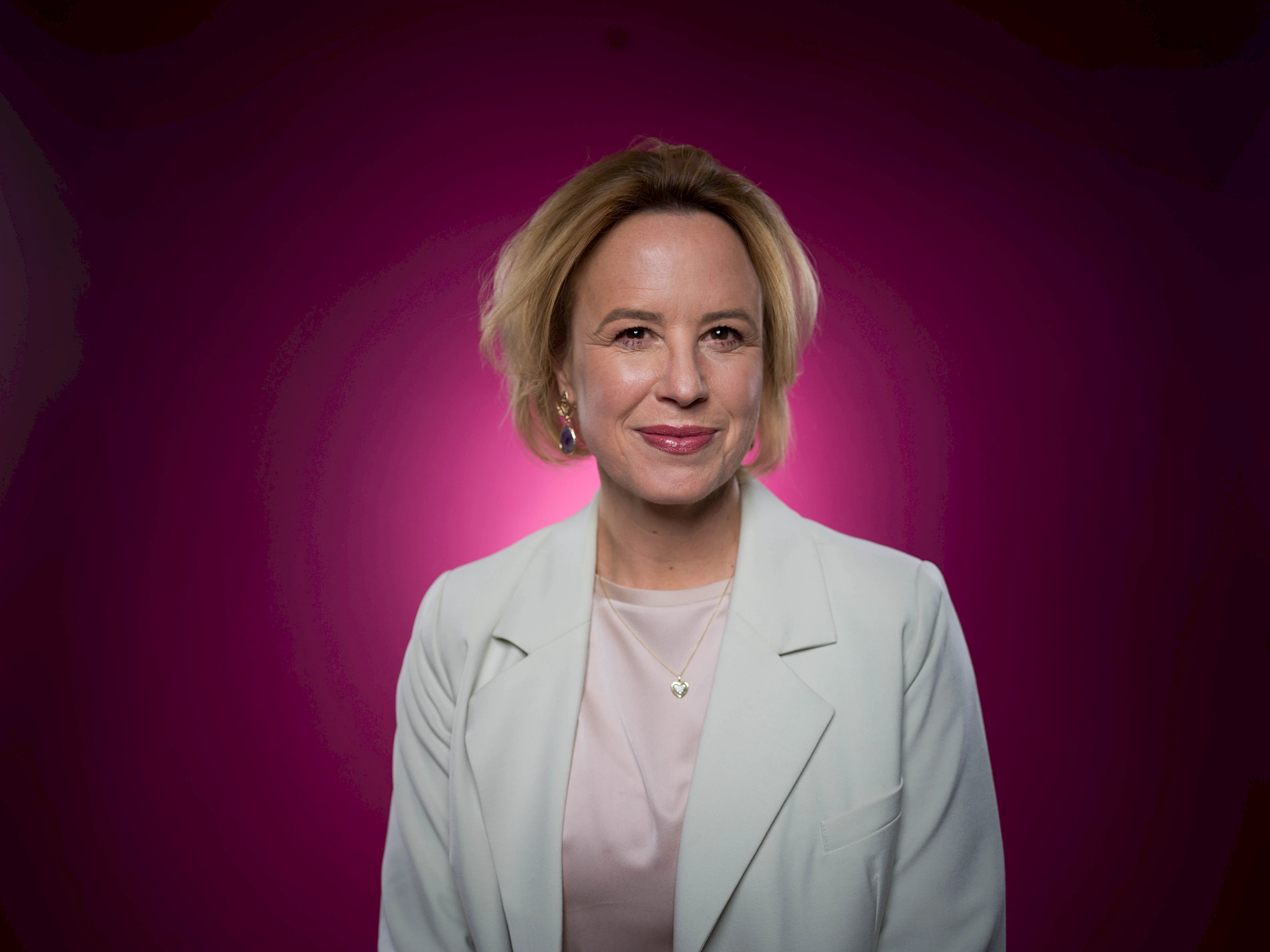 Julia Becker.jpg