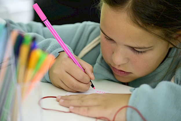 Die Kinder konnten ihre Wünsche auf die Karten schreiben oder malen - je nach Alter...