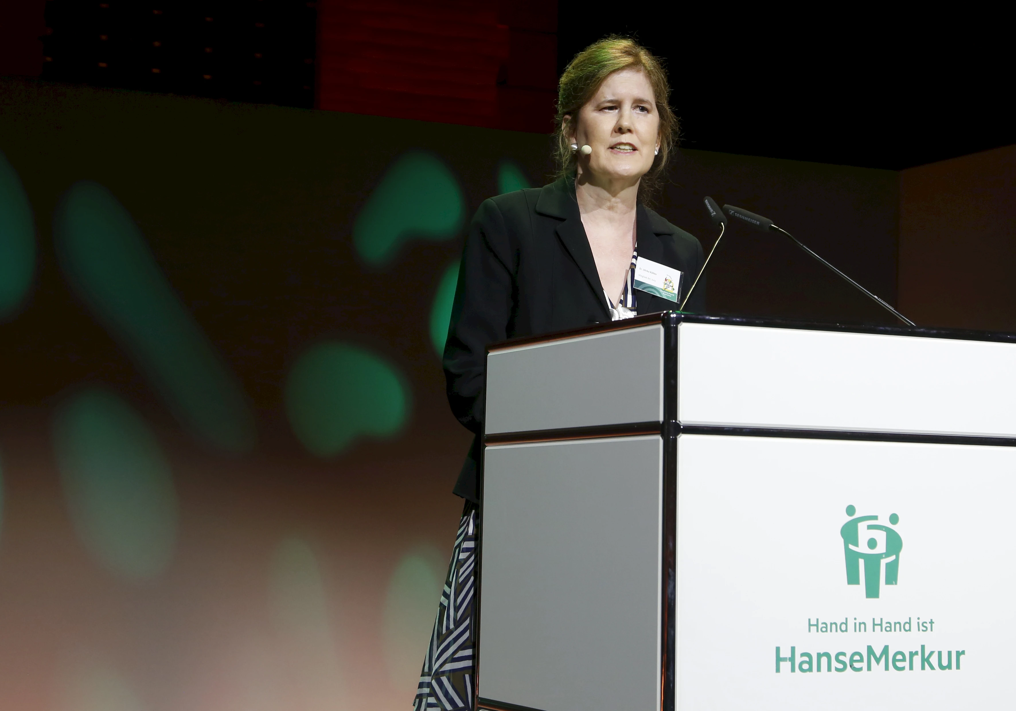 Dr. Ulrike Kristina Köhler ist wissenschaftliche Mitarbeiterin und Postdoktorandin in der Literaturwissenschaft an der Leuphana Universität Lüneburg und hielt am Abend der Preisverleihung eine großartige Laudatio.