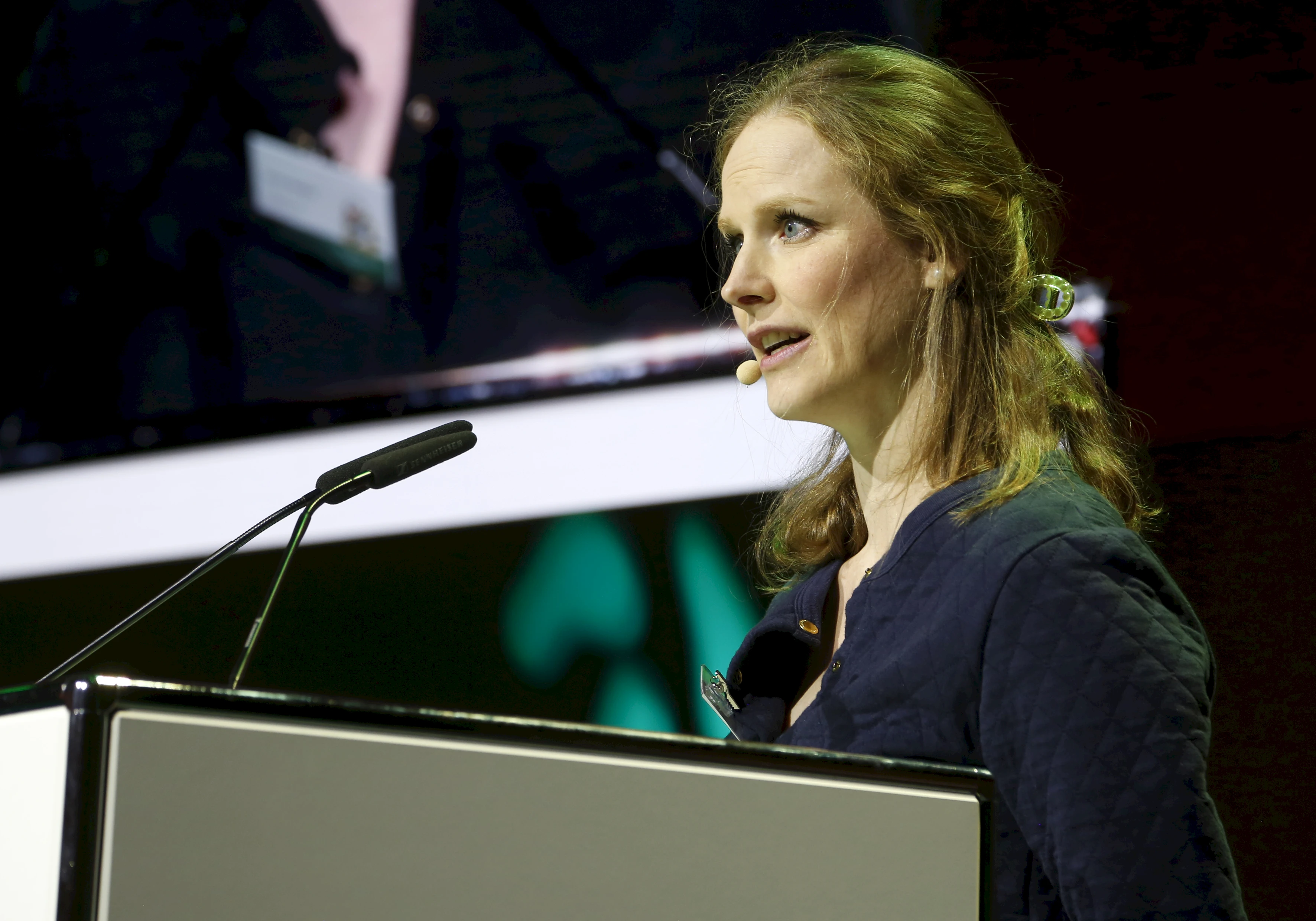 Verena Romero von Dup15q e.V. hielt die Danksagung im Namen aller Preisträger